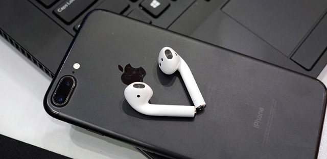 第一代AirPods仍需要等待抢购，AirPods2似乎已经在路上了