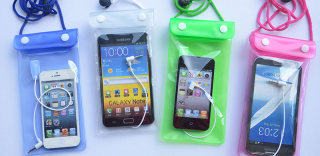 海边沙滩手机防水神器：手机防水袋真的有用吗？