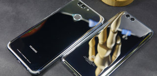 对飙镜面:华为nova 2 Plus魔镜版和小米6亮银版有啥不同?