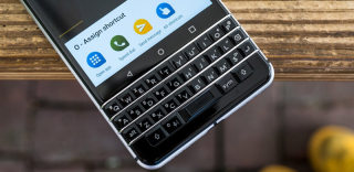 玩王者荣耀都费劲,3999元的黑莓KEYone值得充值信仰吗?