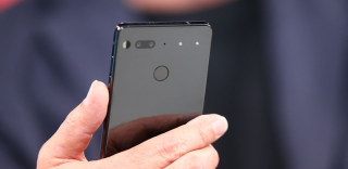 千呼万唤始出来,“别具一格”的Essential Phone手机哪里买?