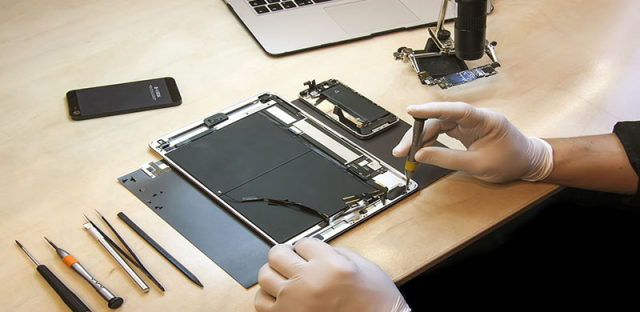 手机碎屏维修需谨慎，维修师傅很有可能就是一位隐世黑客