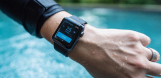 苹果手表有什么功能:Apple Watch可以插卡、发微信吗?