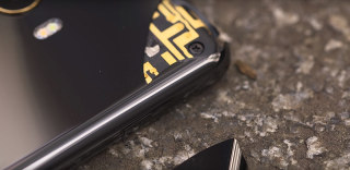 小米MIX2耐摔吗:手机壳与意外险仍然必不可少