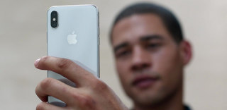 除了解锁和Apple Pay,苹果表示iPhoneX的Face ID还能这么用