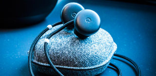 谷歌Pixel Buds:不只是蓝牙耳机,更是强大的随身翻译机