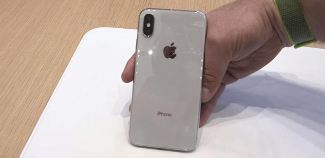 苹果iPhoneX深空灰和银色哪个更好看：黑色与白色的区别较量