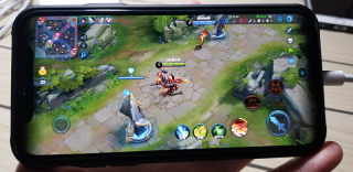 iPhoneX玩王者荣耀:奇葩刘海屏幕与高帧率模式已经适配