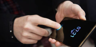 屏下指纹识别技术原理简析:对比苹果FaceID人脸识别你选谁?