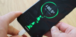 5分钟充电48%!最新华为快充技术和高通QC4.0相比哪个快?