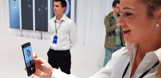 比苹果Animoji更强大:三星S9的AR Emoji到底能怎么玩?