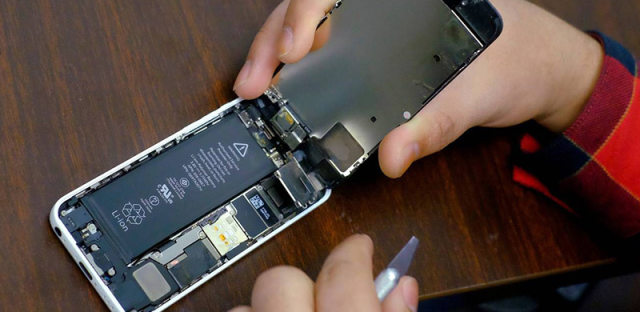 苹果iPhone更换官方电池困难重重：排队时间最高延长到10周
