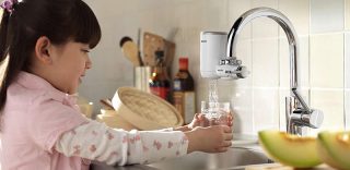 净水机选购问题:长期喝净水器水有危害吗、喝净水器过滤的水好吗?