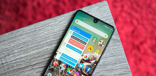曾经风华绝代的Essential Phone全面屏手机,功未成身已退