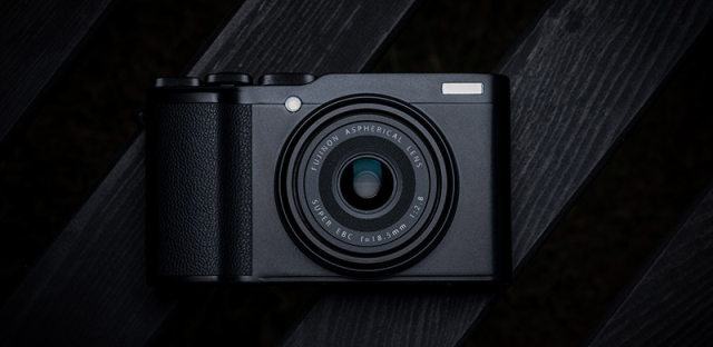 富士XF10卡片相机带着APS-C画幅而来，但要秒杀理光GR还有点难