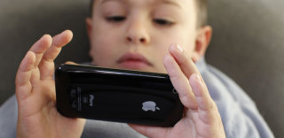 教你如何在iOS12系统关闭APP内购功能，防止熊孩子充值游戏