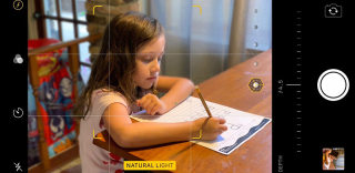 iOS版Google Photos新增景深调节功能,支持调节人像虚化效果