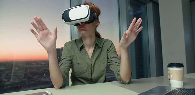 微软欲借VR技术打造全新移动办公体验，让工作变得更美妙