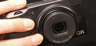 新一代扫街神器理光GR3正式现身,上市时间和售价公布