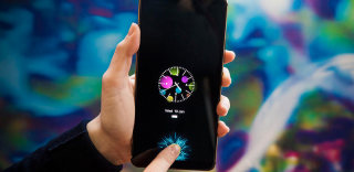 三星S10超声波屏下指纹识别体验超群,但使用起来也要注意