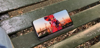 一加7Pro屏幕断触鬼触原因找到了,官方承诺发新固件修复