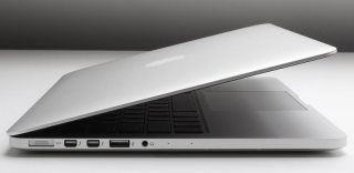 电池存在自燃风险!苹果召回2015款MacBook Pro,速查是否中招