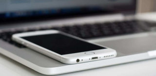 苹果申请新专利:MacBook整合无线充电板,变身随行充电宝