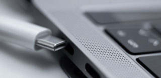 MacBook Pro充电发热严重?很有可能是你的充电姿势不对