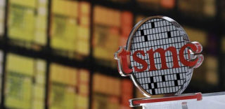 英特尔考虑寻找工厂代工生产芯片,台积电有望接棒