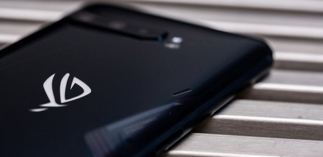 ROG Phone 3隐藏彩蛋，屏幕支持超频至160Hz